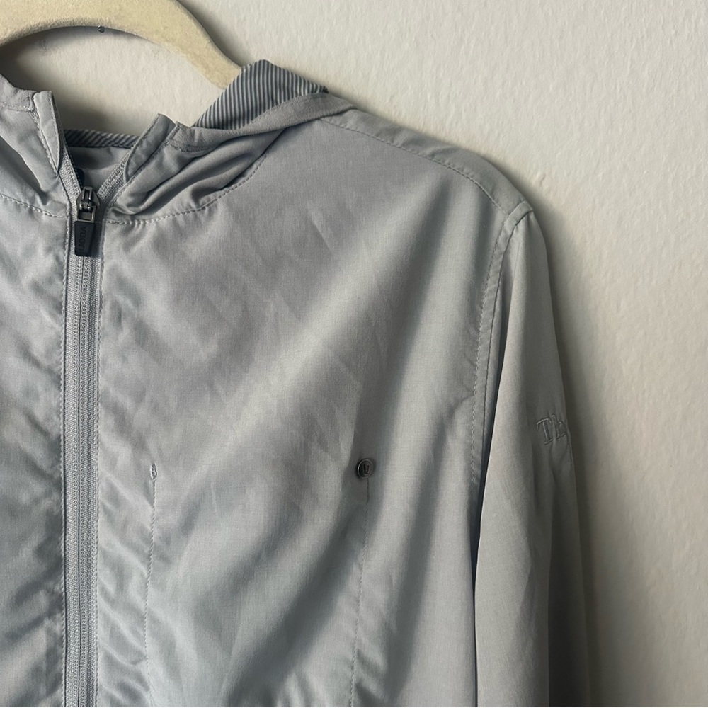 Vuori Outdoor Trainer Shell in Light Grey Medium - Picture 6 of 16